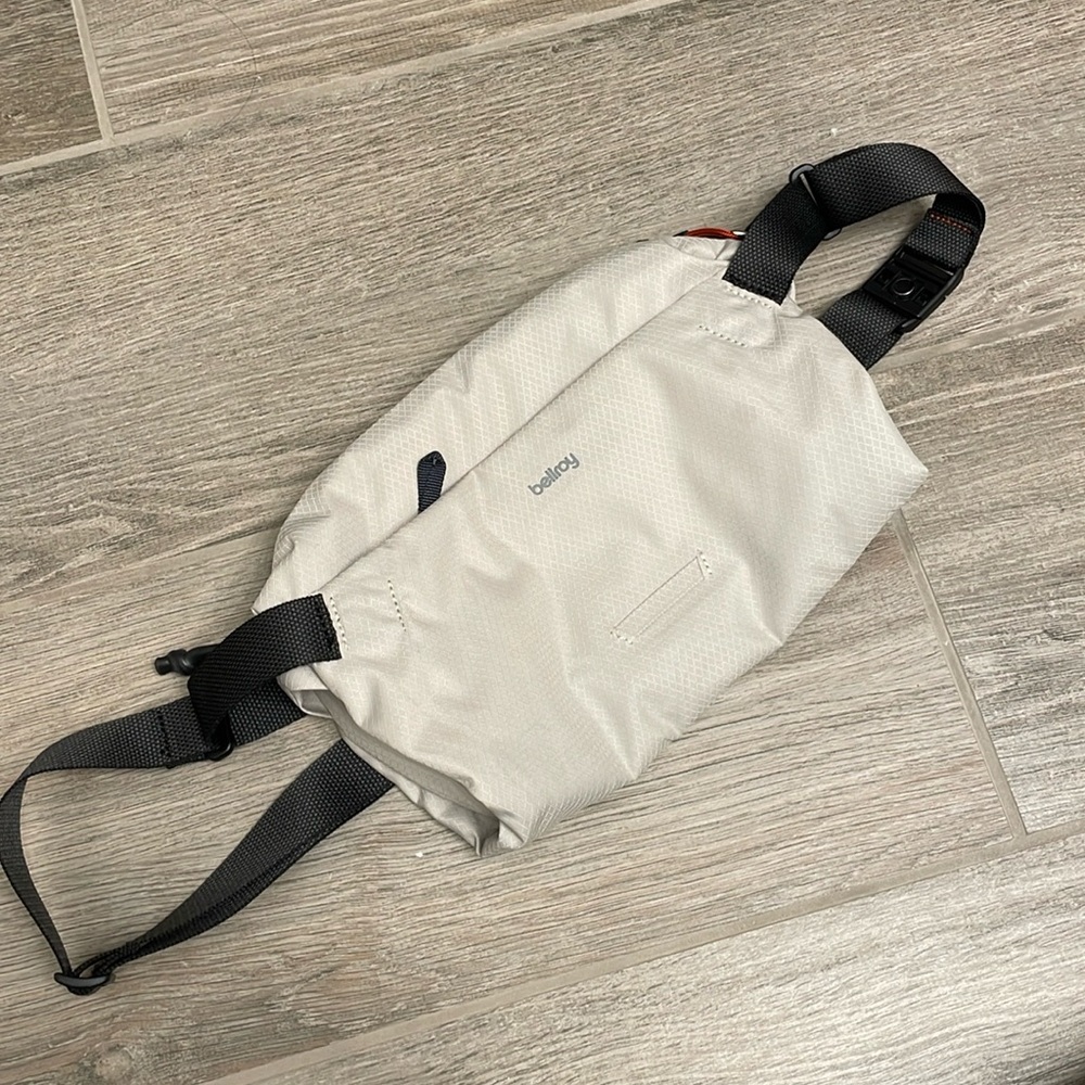 Bellroy Lite Sling 7L, Grey Chalk